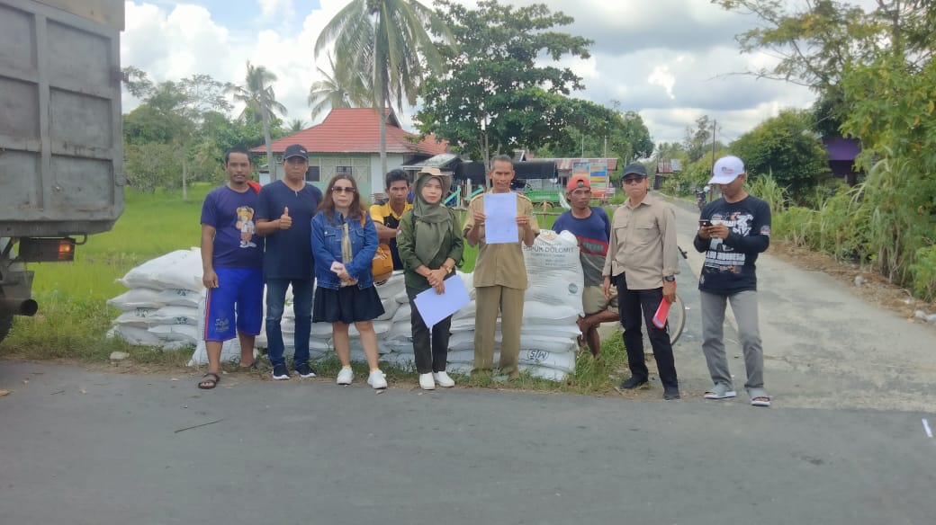 kegiatan penyaluran pupuk NPK dan Kapur dolomit kegiatan Food Estate