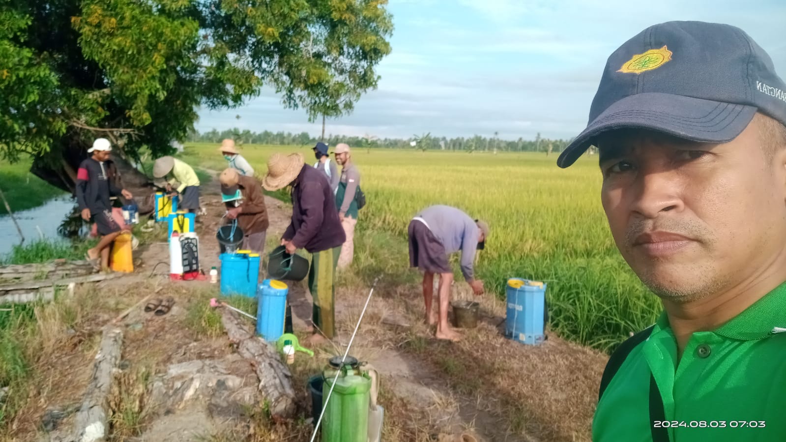 Poktan Sidomukti Pelopori Gerakan Pengendalian OPT Walang Sangit di Desa Warnasari