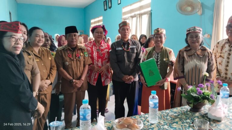 Kepala Dinas Pertanian Kapuas menghadiri Reses Anggota Dewan Provinsi Komisi III di Bataguh. Bahas isu strategis pertanian dan jaring aspirasi masyarakat.