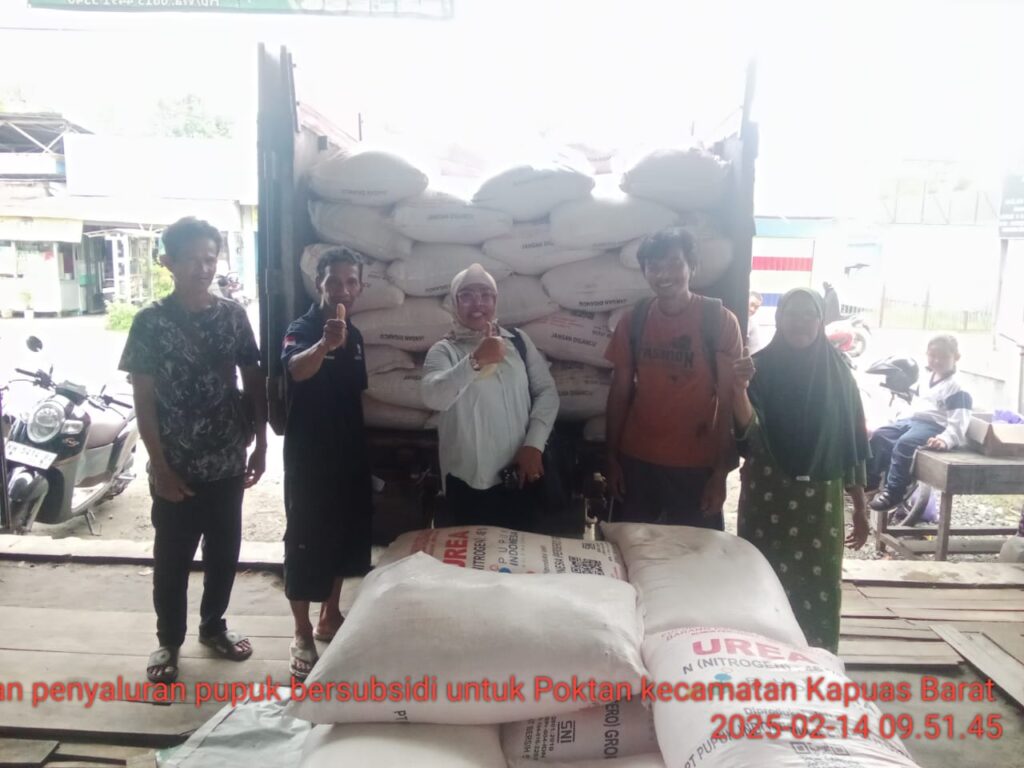 Dinas Pertanian Kabupaten Kapuas melakukan pengawalan dan pendampingan penyaluran pupuk bersubsidi di Desa Sei Kayu. Program ini bertujuan meningkatkan produktivitas pertanian dan kesejahteraan petani di Kapuas Barat